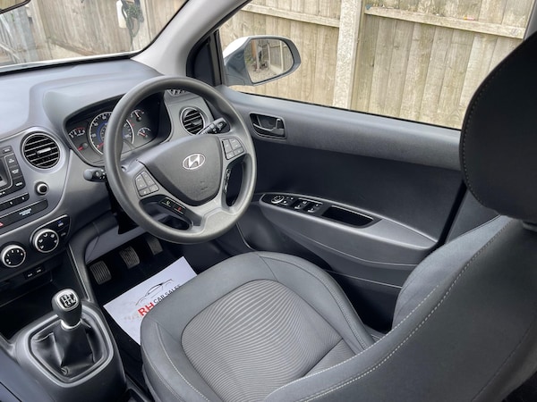 Used Hyundai i10 2018 for sale - 76227459: Photo 33
