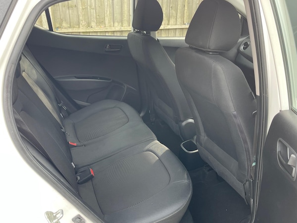 Used Hyundai i10 2018 for sale - 76227459: Photo 34
