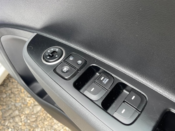 Used Hyundai i10 2018 for sale - 76227459: Photo 43