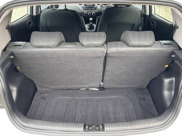 Used Hyundai i10 2018 for sale - 76227459: Photo 47