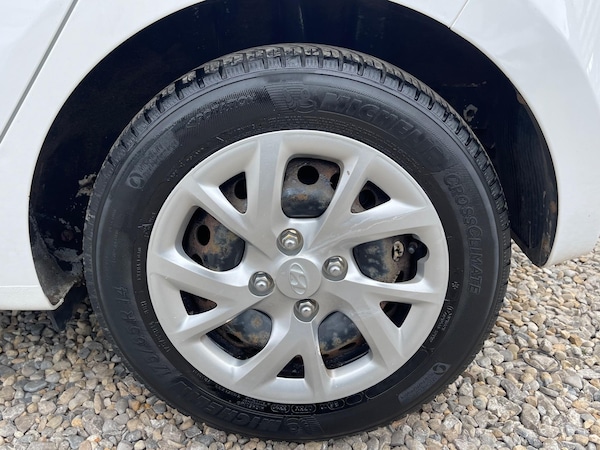Used Hyundai i10 2018 for sale - 76227459: Photo 50