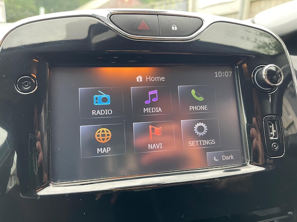 Used Renault Clio 2013 for sale - 75756649: Photo 42