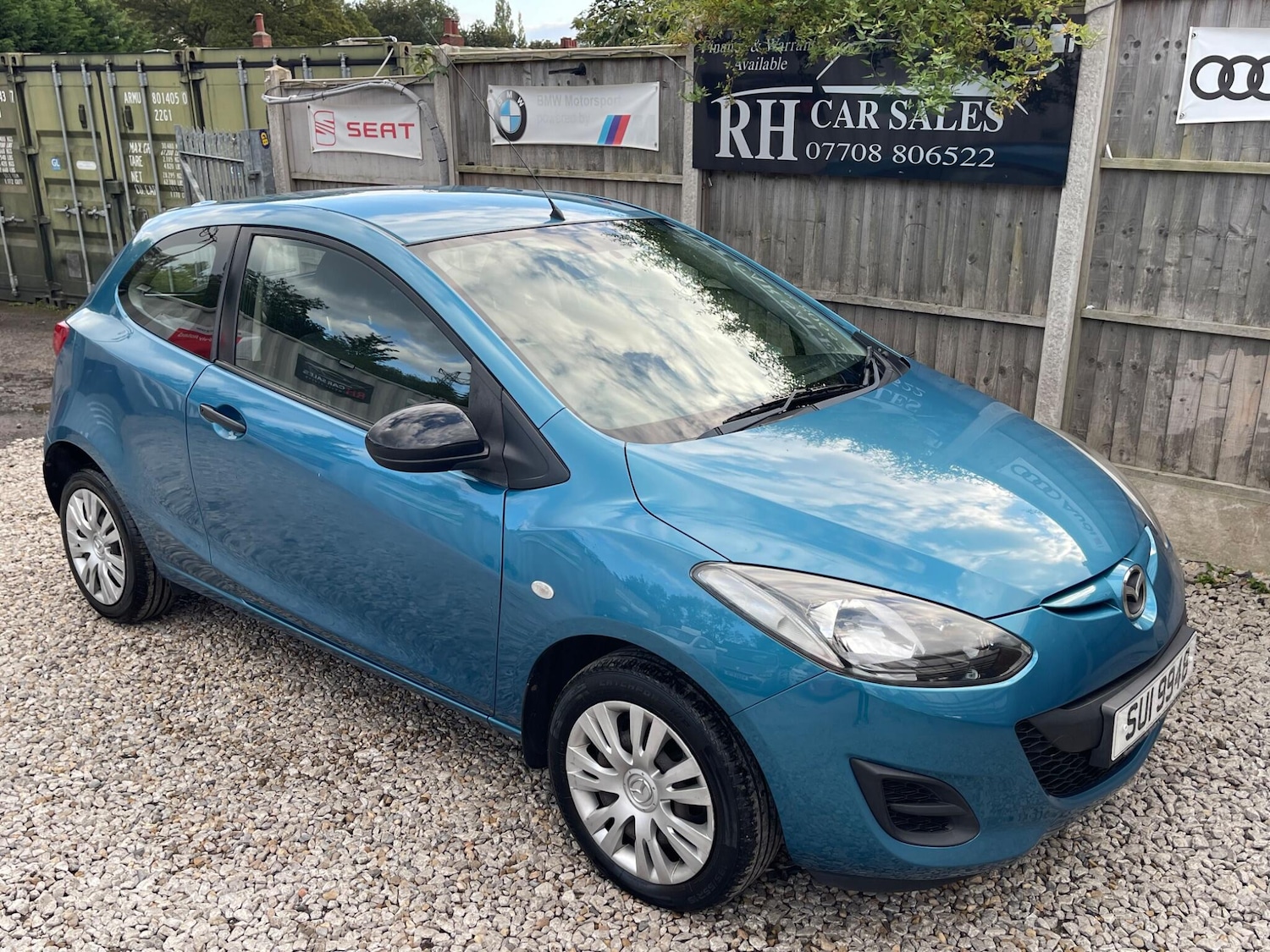 Used Mazda Mazda2 2011 for sale - 76122284: Photo 2