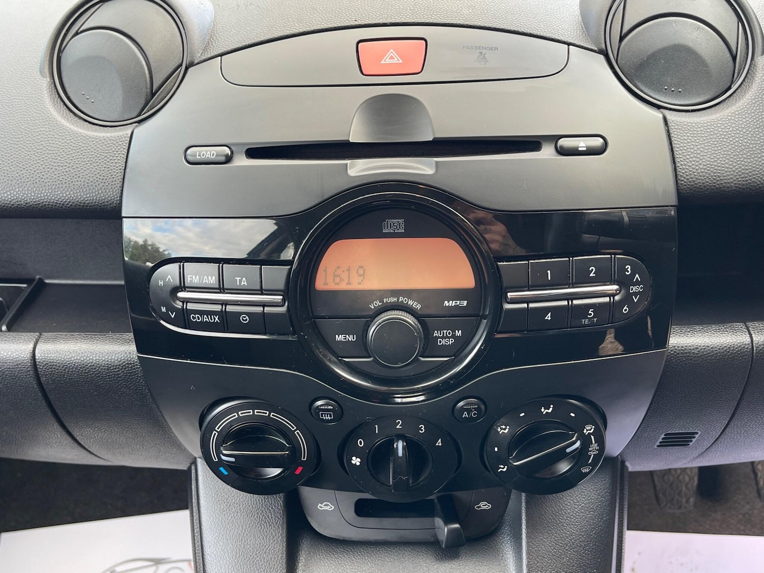 Used Mazda Mazda2 2011 for sale - 76122284: Photo 33