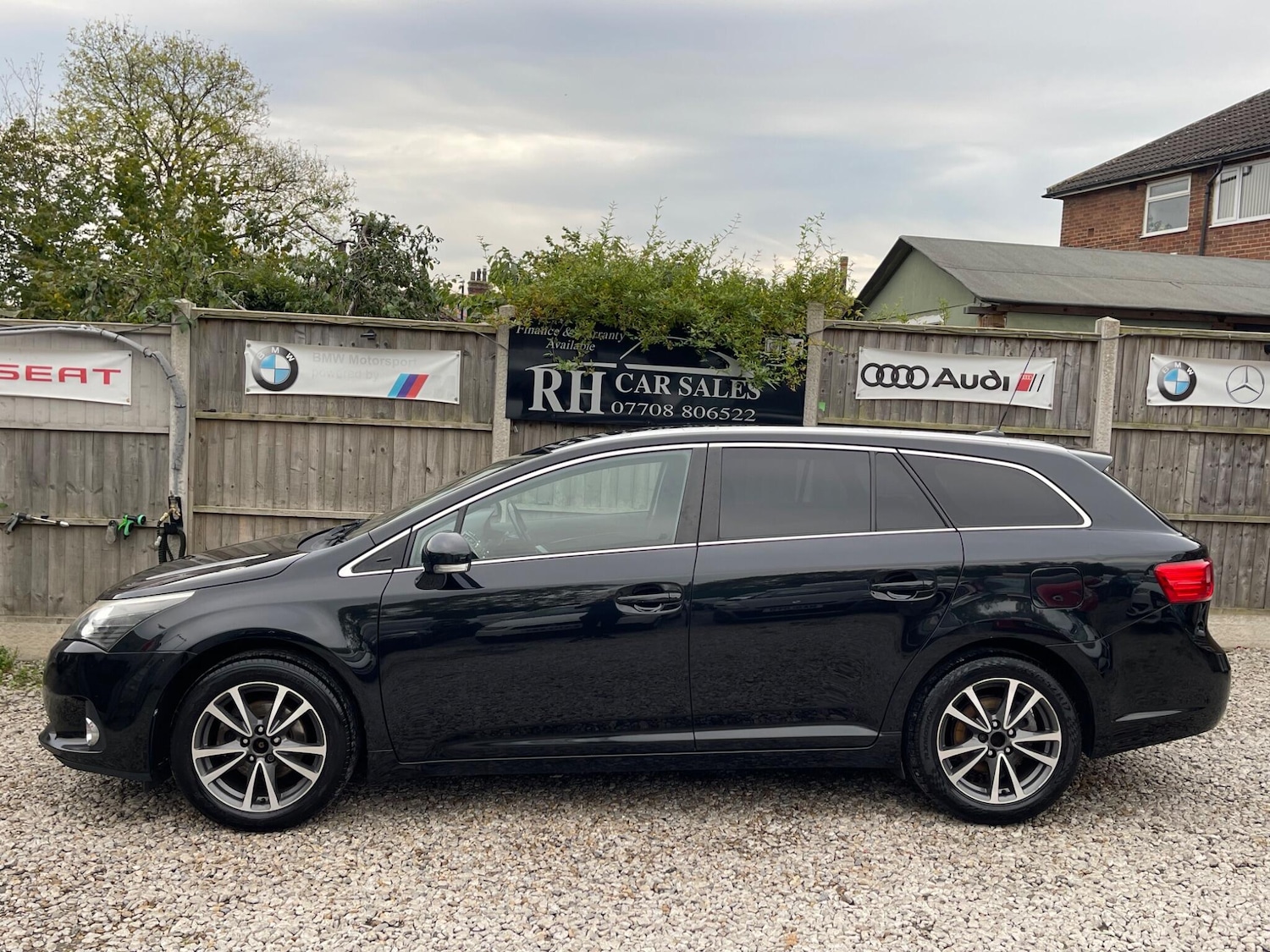 Used Toyota Avensis 2013 for sale - 76137461: Photo 10
