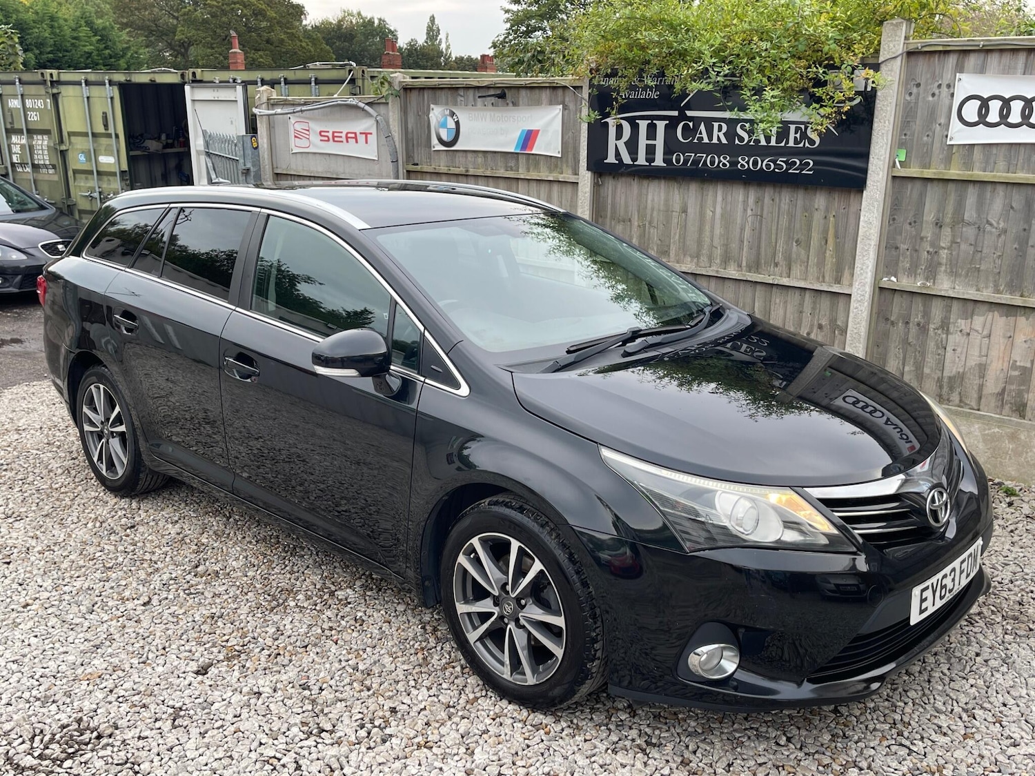 Used Toyota Avensis 2013 for sale - 76137461: Photo 2