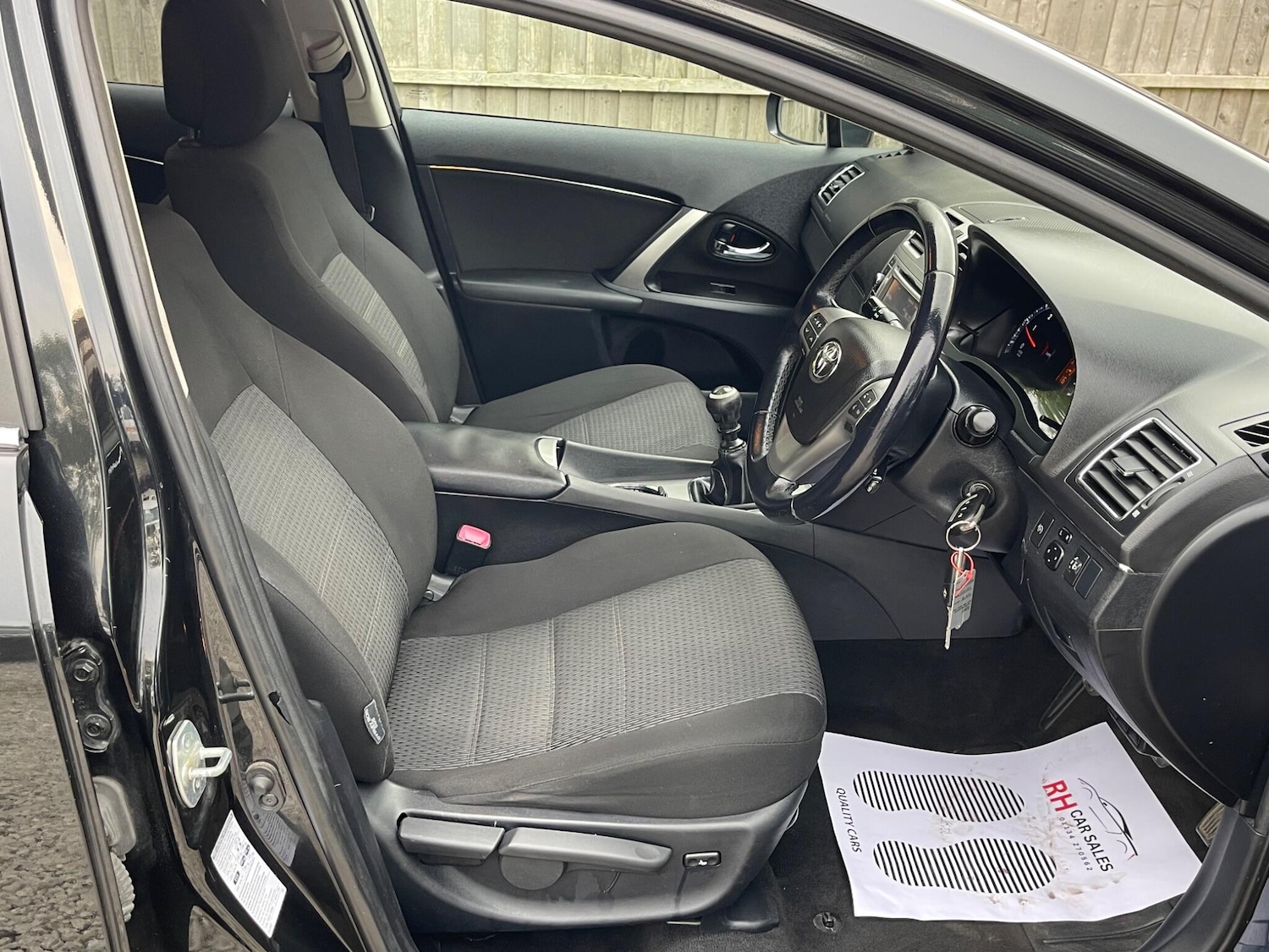Used Toyota Avensis 2013 for sale - 76137461: Photo 34