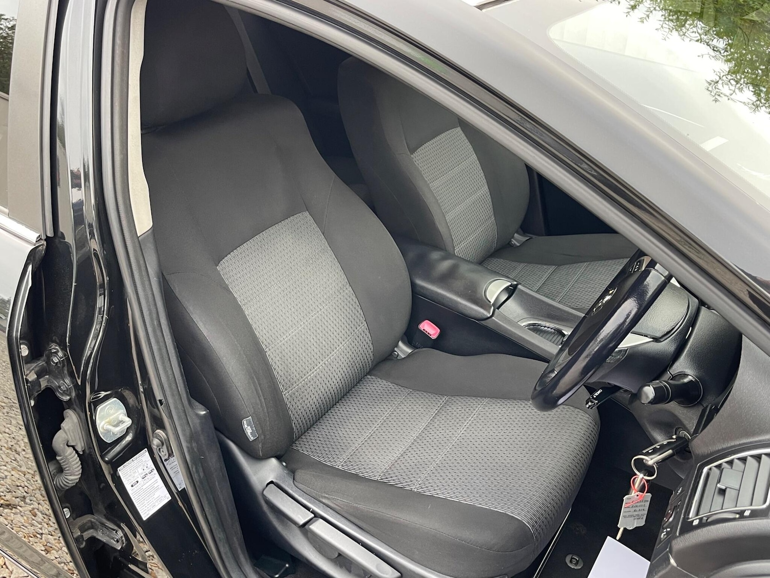 Used Toyota Avensis 2013 for sale - 76137461: Photo 36