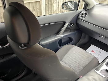 Used Toyota Avensis 2013 for sale - 76137461: Photo 4