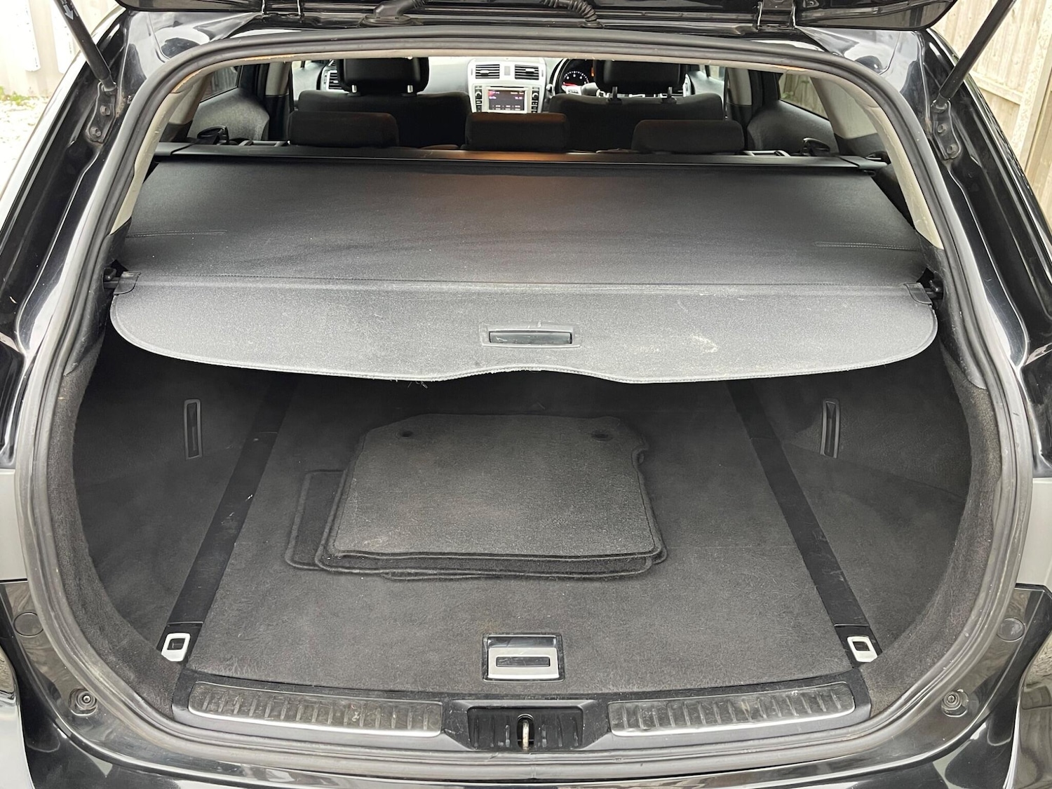Used Toyota Avensis 2013 for sale - 76137461: Photo 62