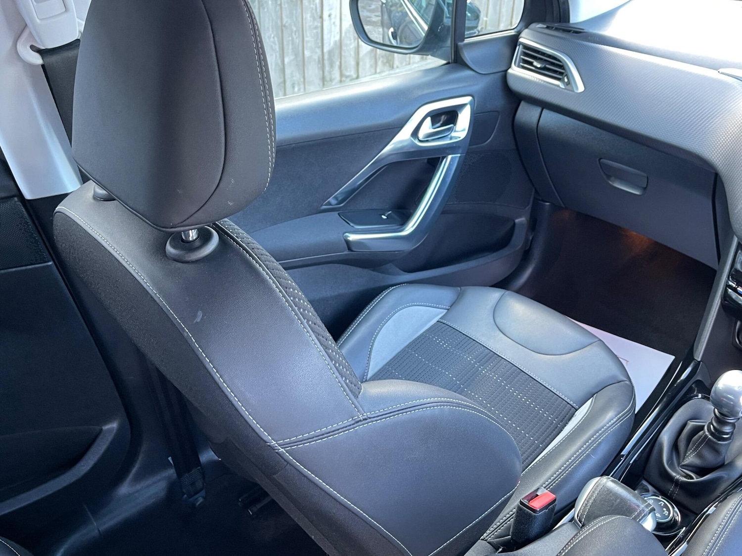 Used Peugeot 2008 2015 for sale - 76072145: Photo 3