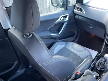 Used Peugeot 2008 2015 for sale - 76072145: Photo