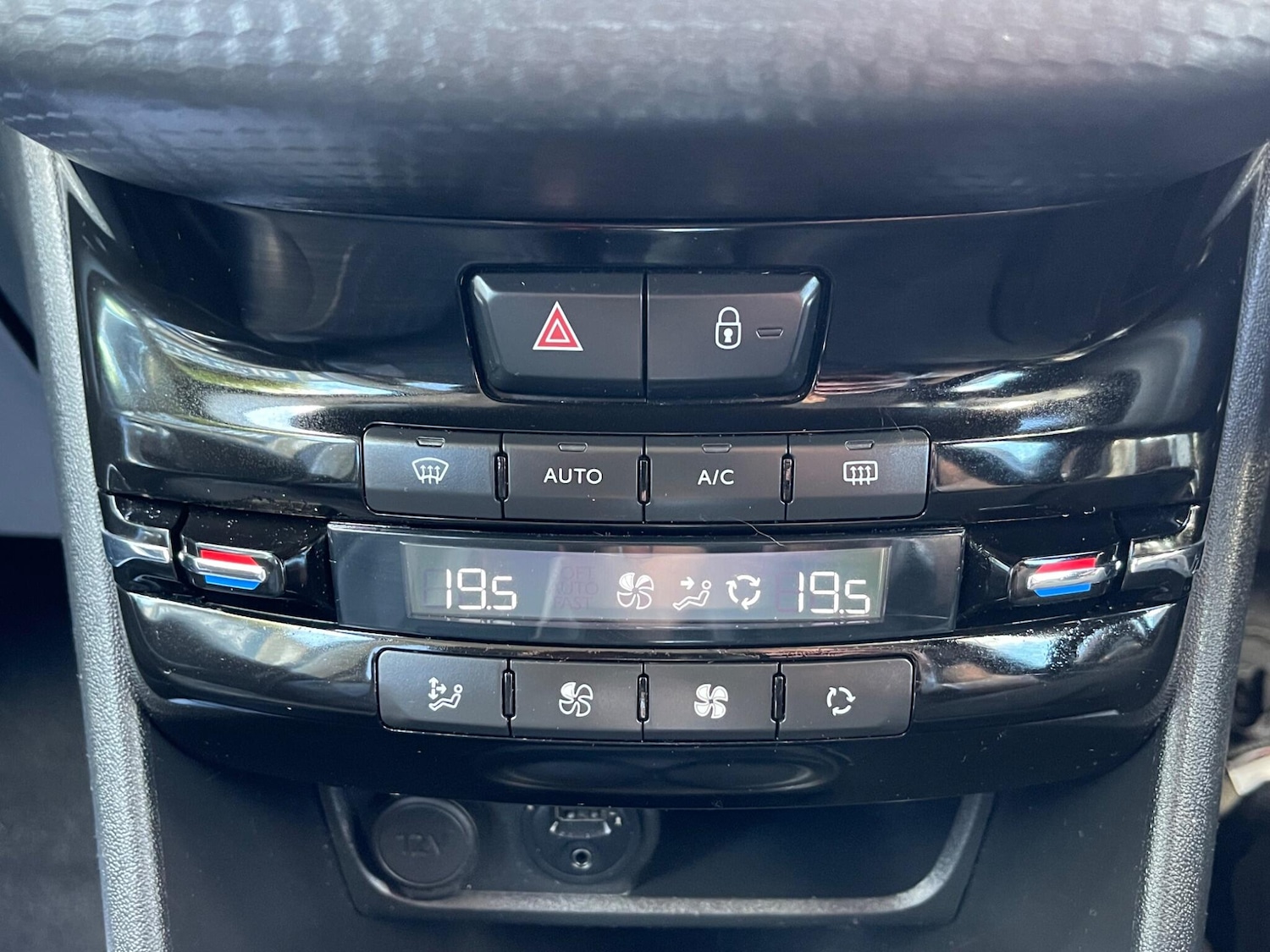 Used Peugeot 2008 2015 for sale - 76072145: Photo 48