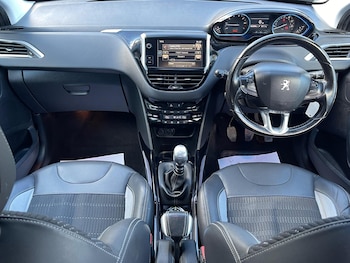 Used Peugeot 2008 2015 for sale - 76072145: Photo