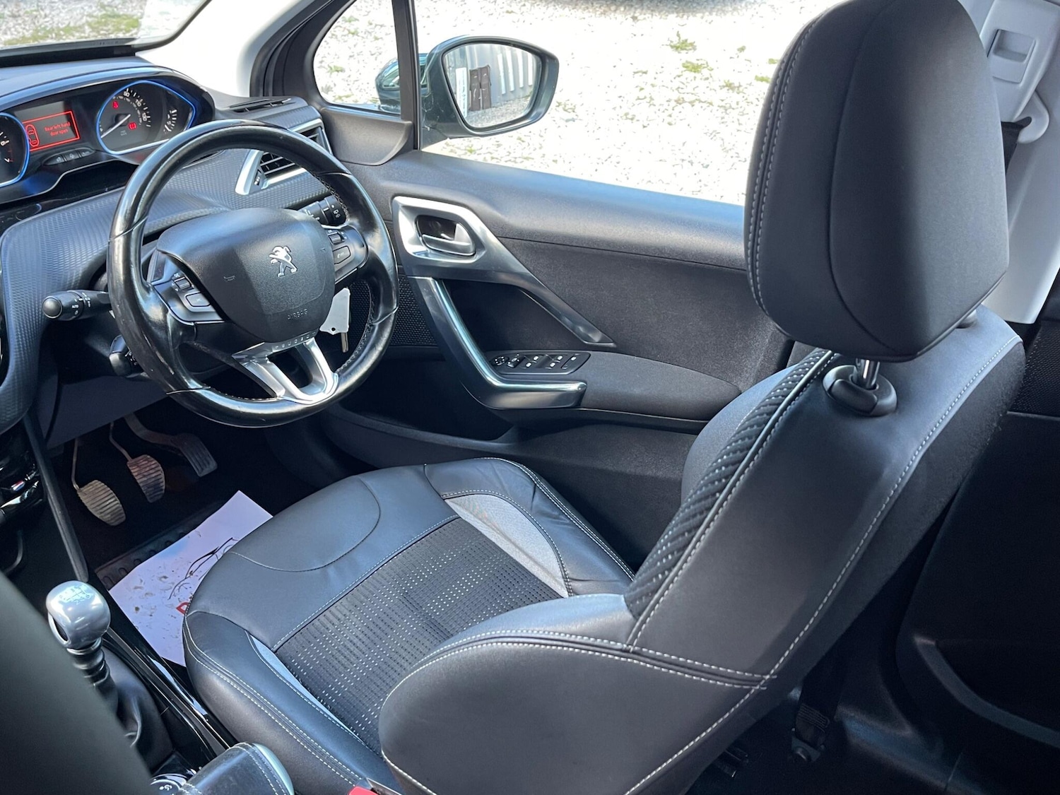 Used Peugeot 2008 2015 for sale - 76072145: Photo 5