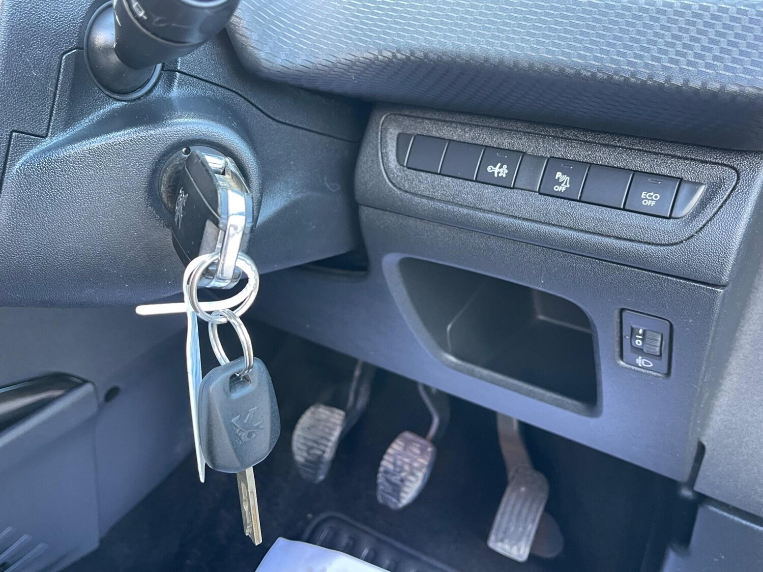 Used Peugeot 2008 2015 for sale - 76072145: Photo 51