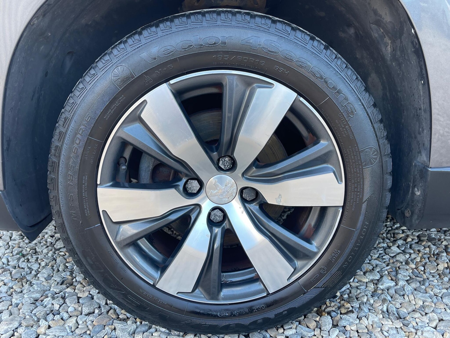 Used Peugeot 2008 2015 for sale - 76072145: Photo 59