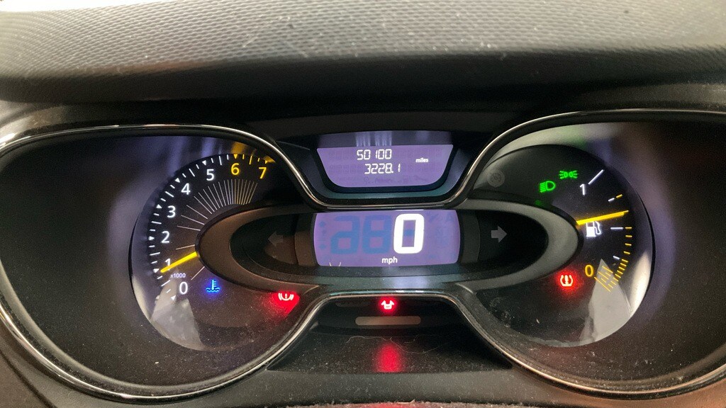 Used Renault Captur 2015 for sale - 77918299: Photo 10