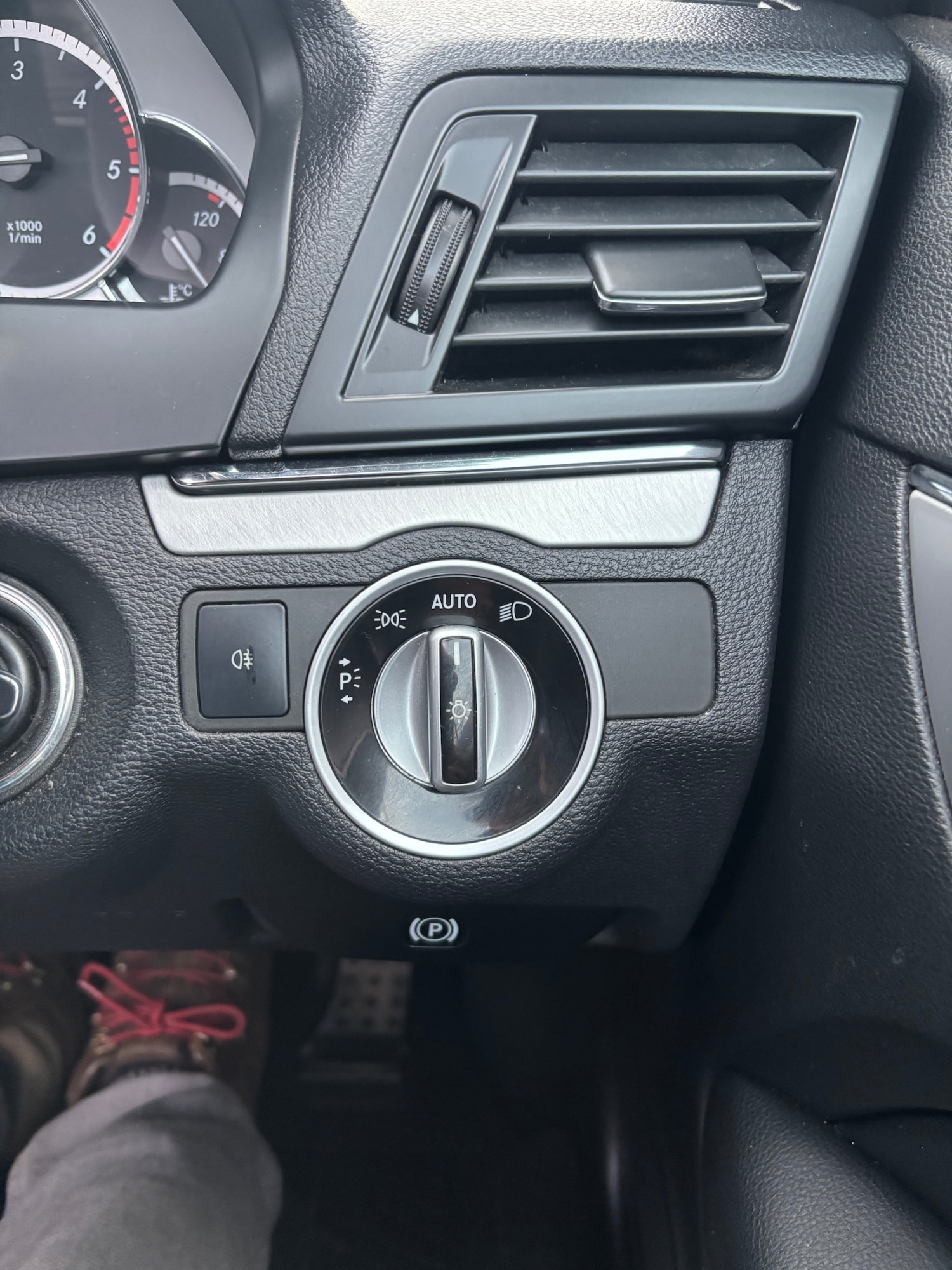 Used Mercedes-Benz E Class 2012 for sale - 77125745: Photo 12