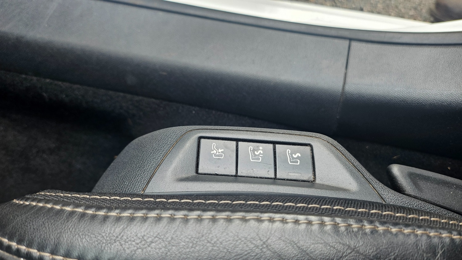 Used Peugeot 308 2015 for sale - 76477408: Photo 14