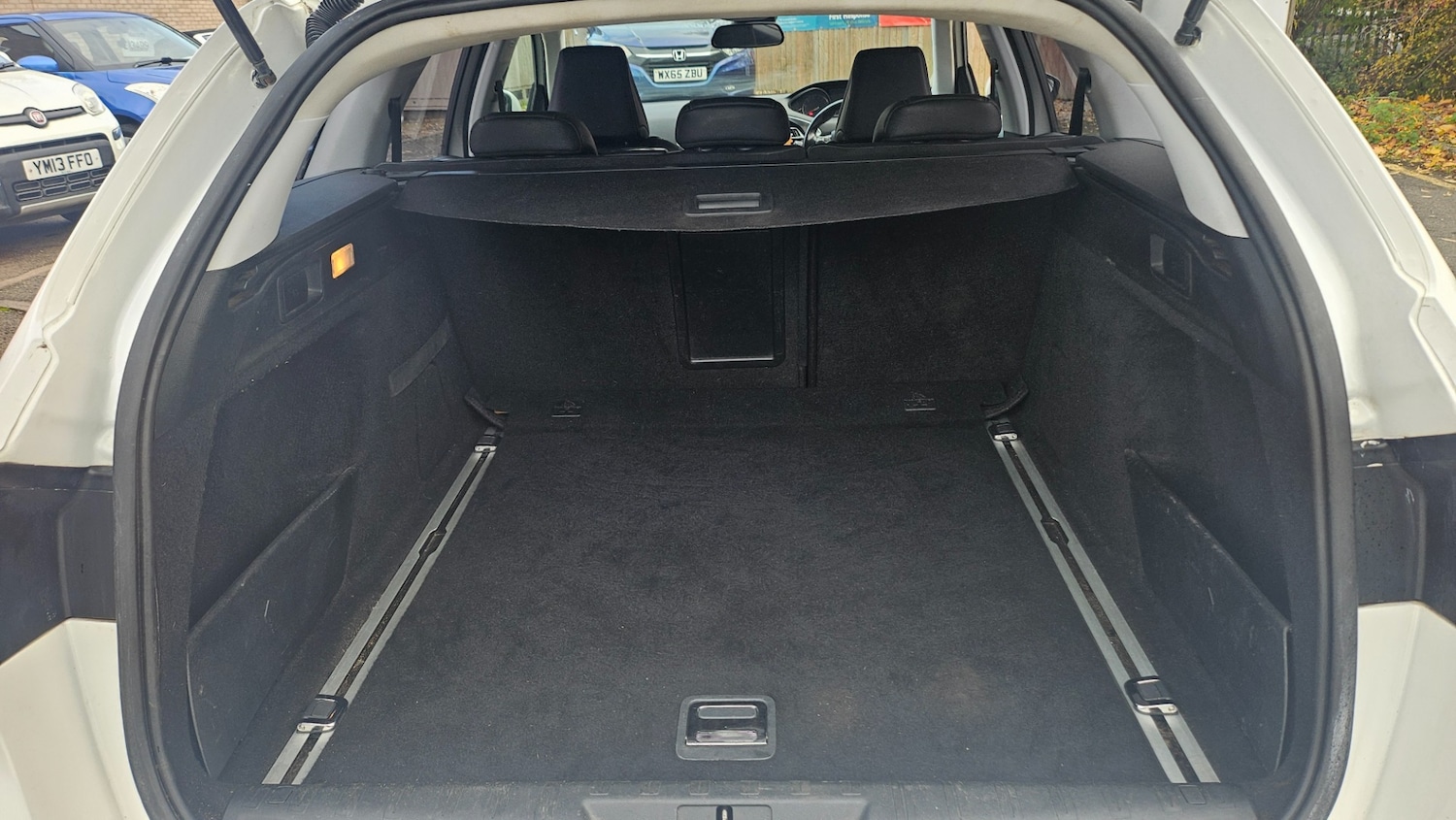 Used Peugeot 308 2015 for sale - 76477408: Photo 7