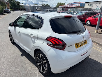Used Peugeot 208 2015 for sale - 78802872: Photo