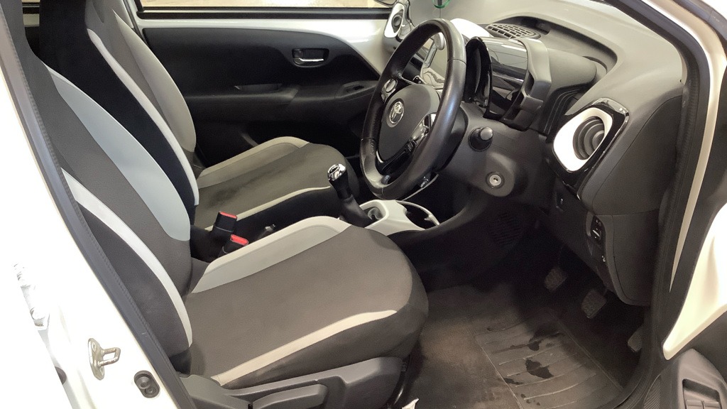 Used Toyota AYGO 2016 for sale - 77984813: Photo 9