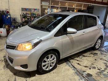 Used Toyota Yaris 2013 for sale - 77766584: Photo