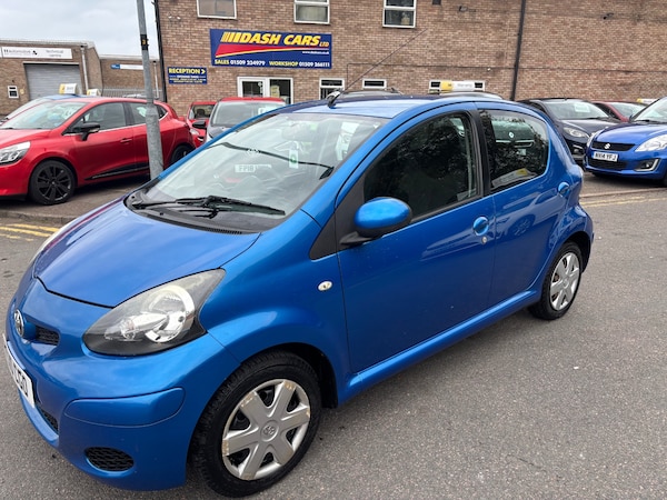 Used Toyota AYGO 2010 for sale - 76312503: Photo 4