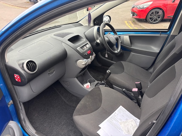 Used Toyota AYGO 2010 for sale - 76312503: Photo 7