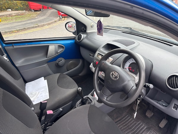 Used Toyota AYGO 2010 for sale - 76312503: Photo 9