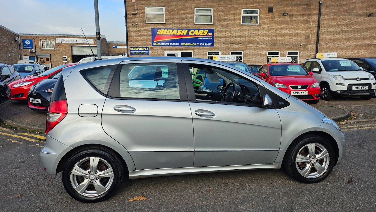 Used Mercedes-Benz A-Class 2012 for sale - 76532541: Photo 6