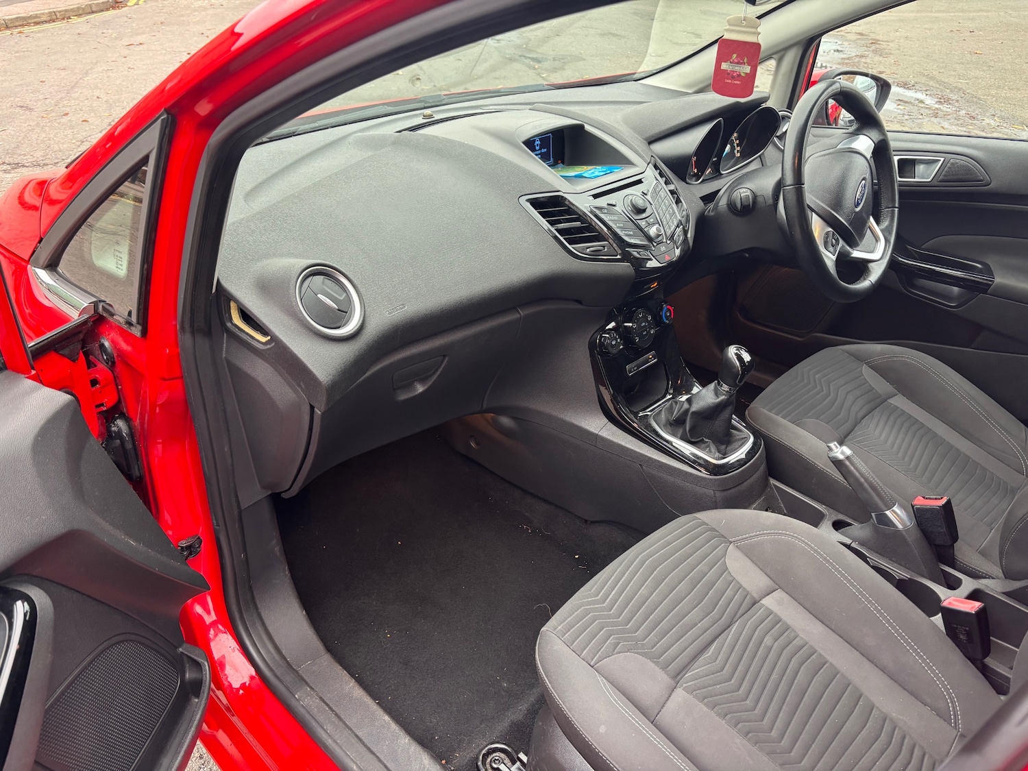 Used Ford Fiesta 2013 for sale - 76598376: Photo 4