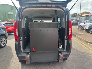 Used Fiat Doblo 2017 for sale - 76171680: Photo 4