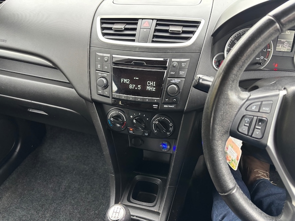 Used Suzuki Swift 2014 for sale - 76312504: Photo 10