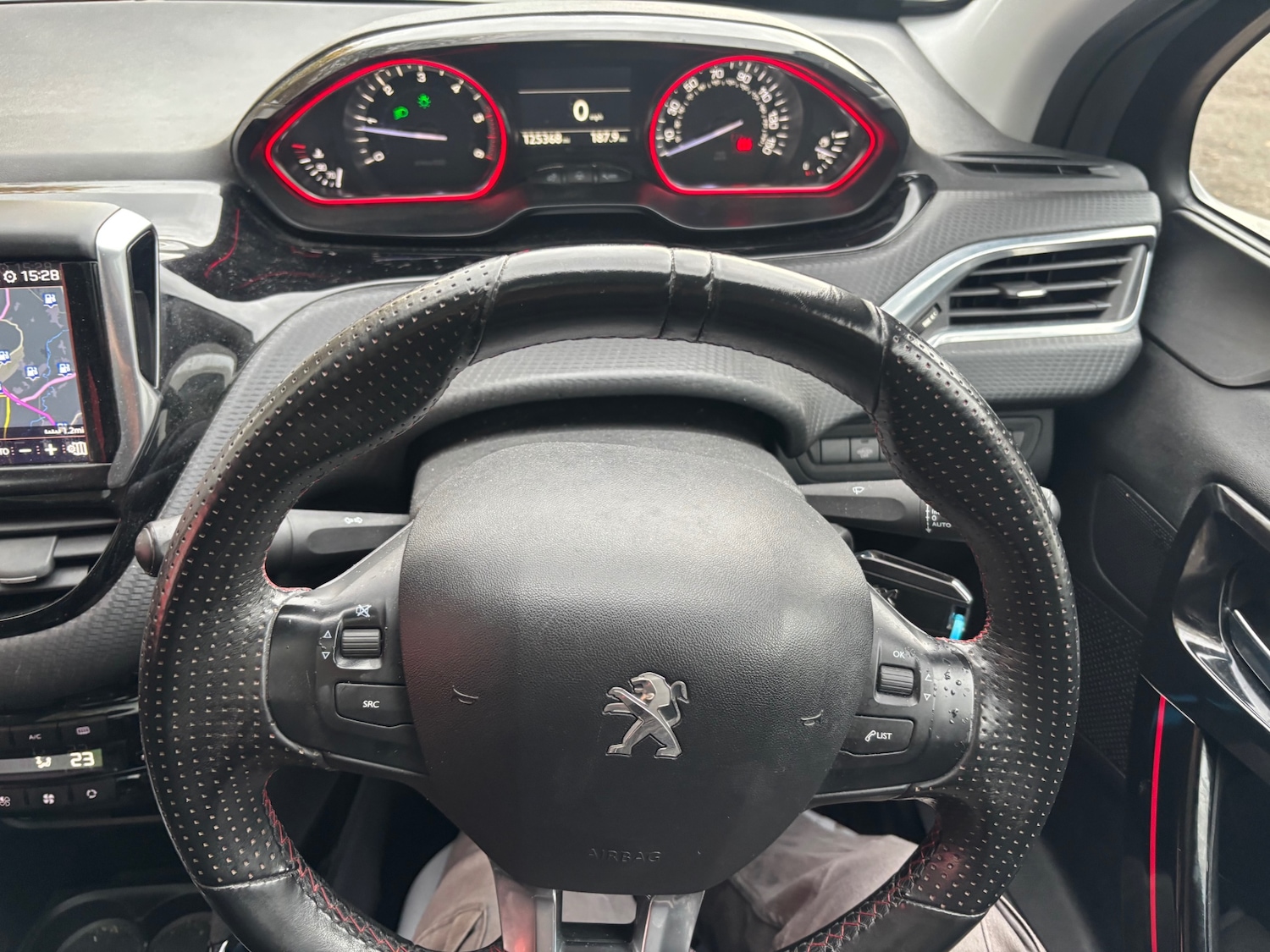 Used Peugeot 2008 2017 for sale - 76468837: Photo 11