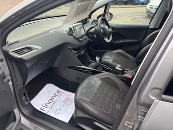 Used Peugeot 2008 2017 for sale - 76468837: Photo