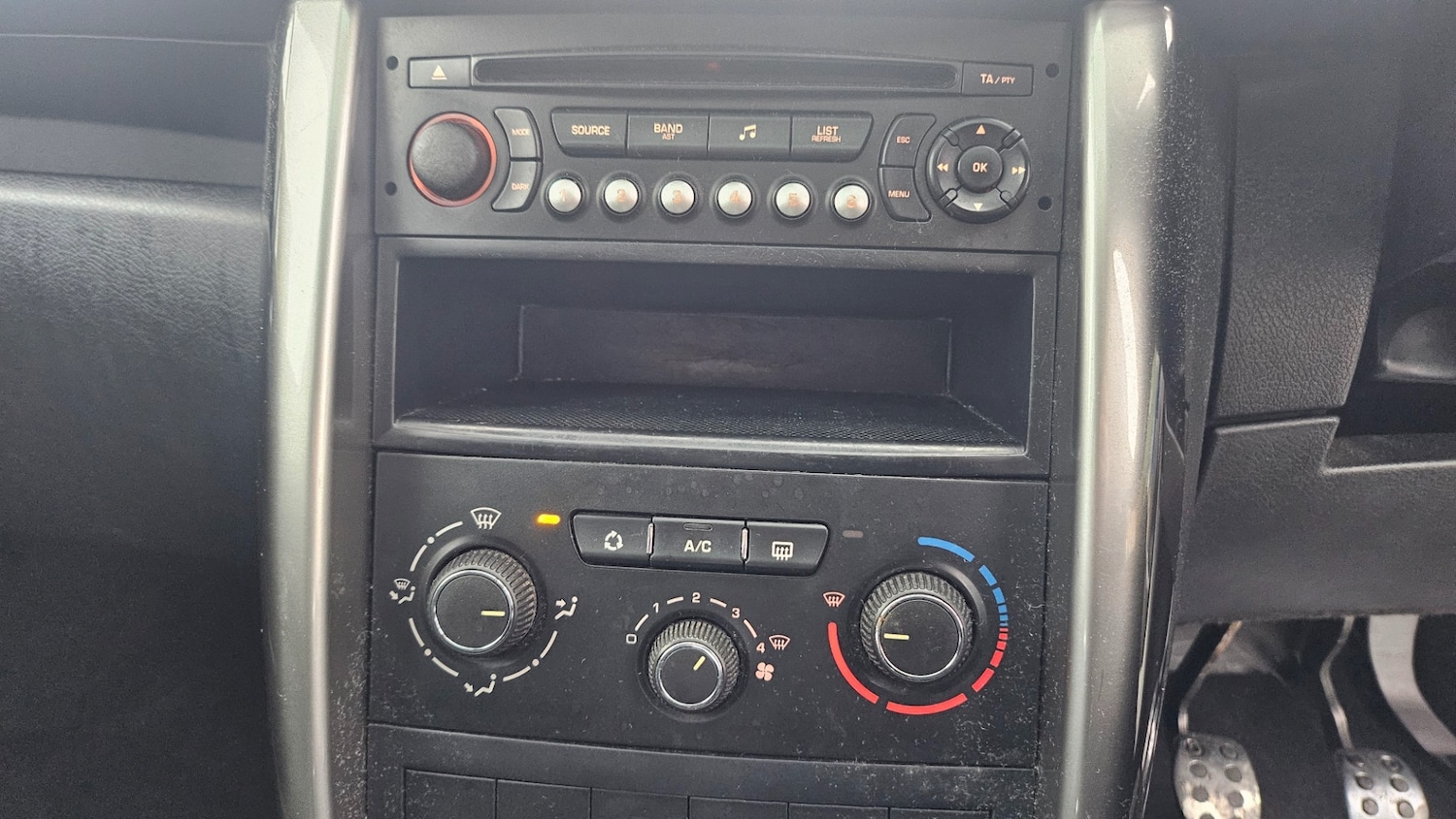 Used Peugeot 207 2011 for sale - 77529842: Photo 11