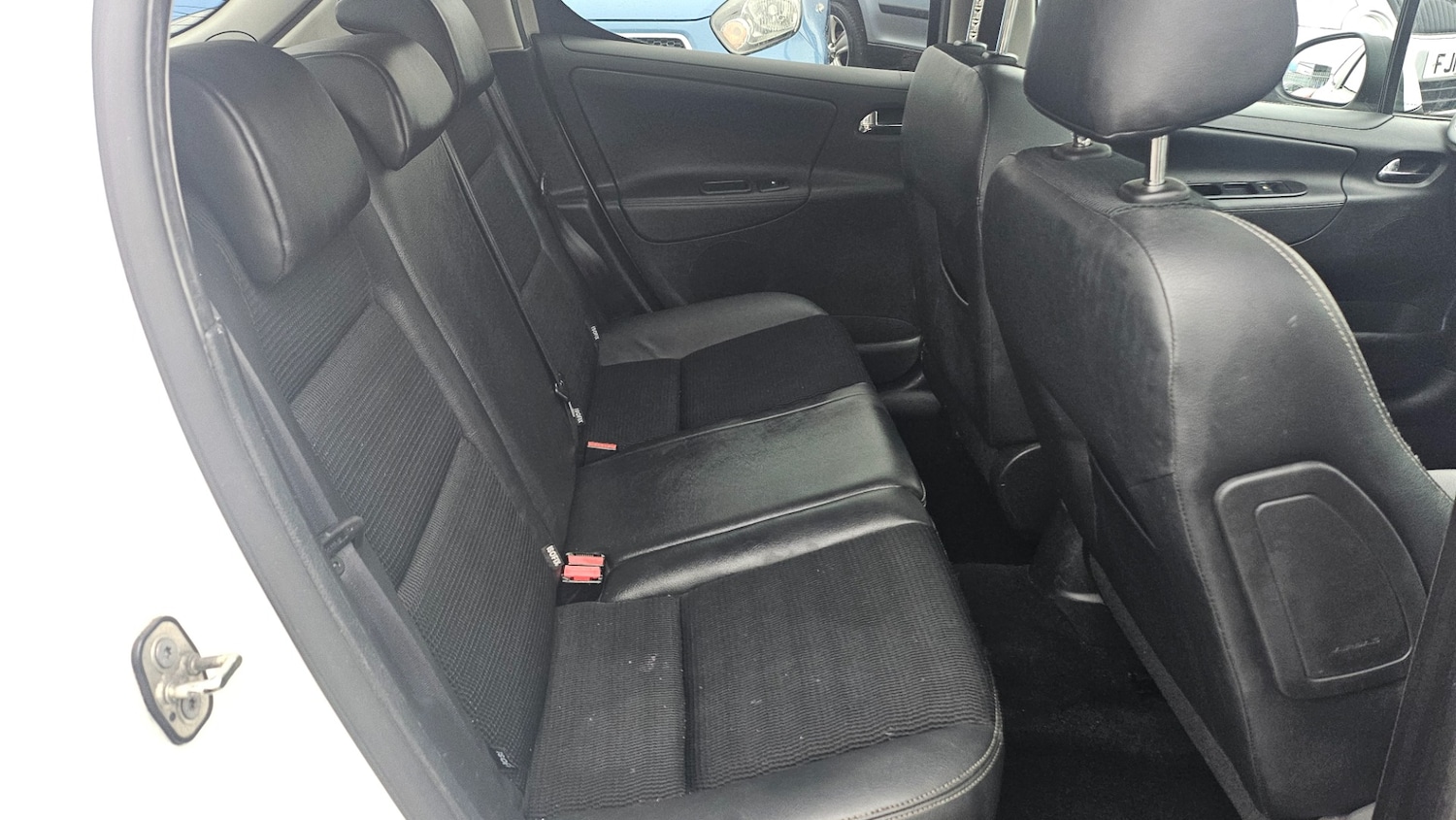 Used Peugeot 207 2011 for sale - 77529842: Photo 8