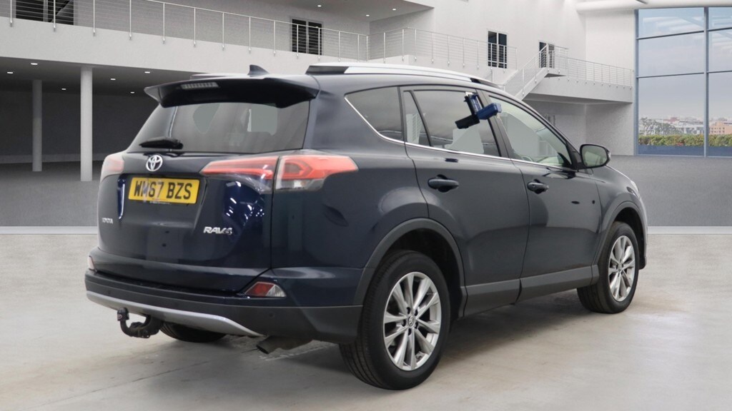 Used Toyota RAV4 2017 for sale - 77974187: Photo 4