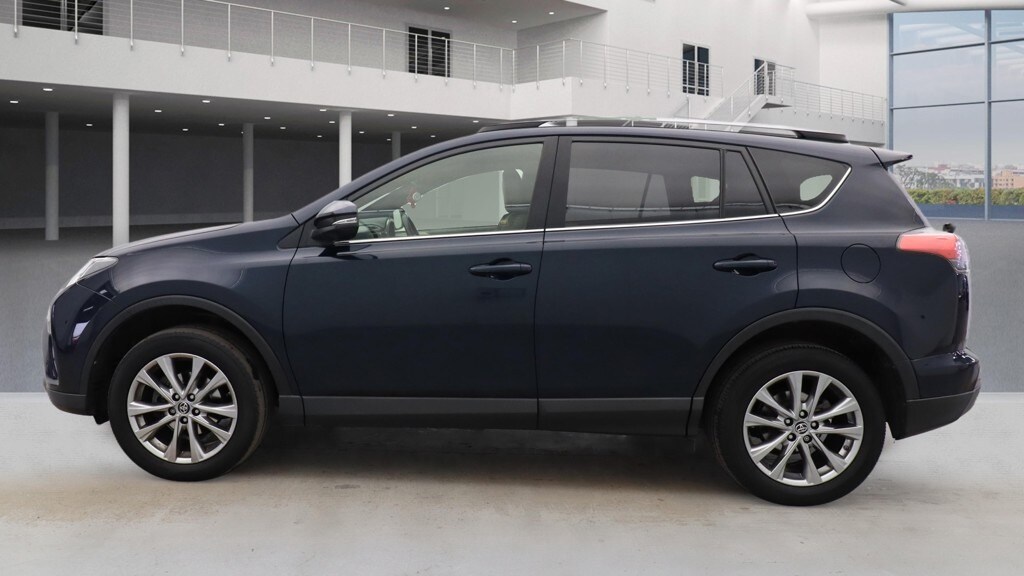 Used Toyota RAV4 2017 for sale - 77974187: Photo 6