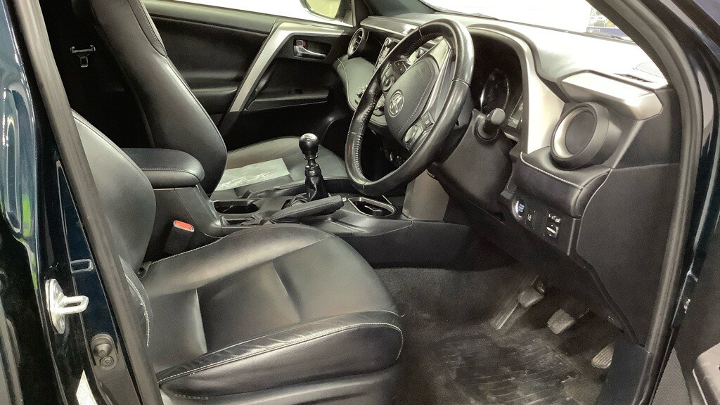 Used Toyota RAV4 2017 for sale - 77974187: Photo 9