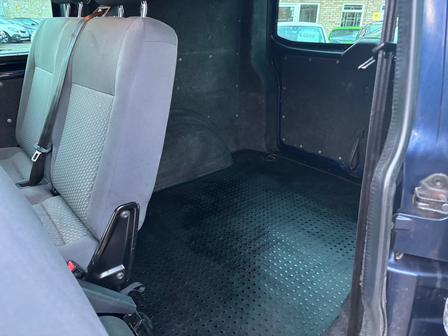 Used Volkswagen Transporter 2013 for sale - 76853584: Photo 4