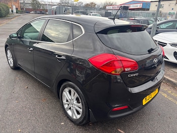 Used Kia Ceed 2015 for sale - 76679905: Photo