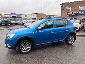 Used Dacia Sandero Stepway 2018 for sale - 76156690: Photo 2