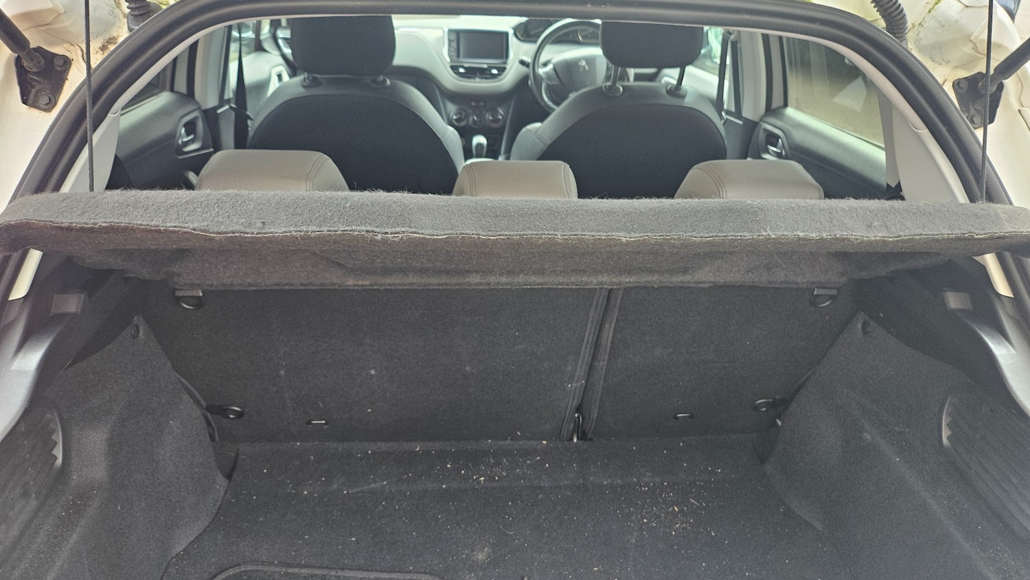 Used Peugeot 208 2015 for sale - 77814944: Photo 8