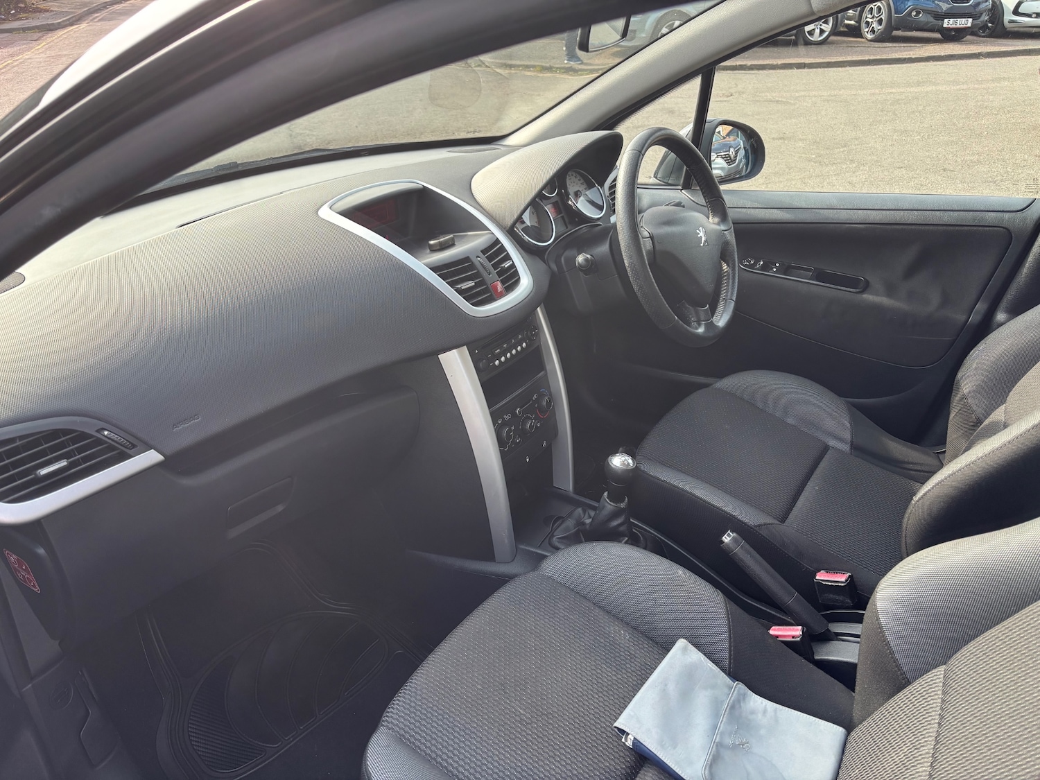 Used Peugeot 207 2012 for sale - 77968911: Photo 7