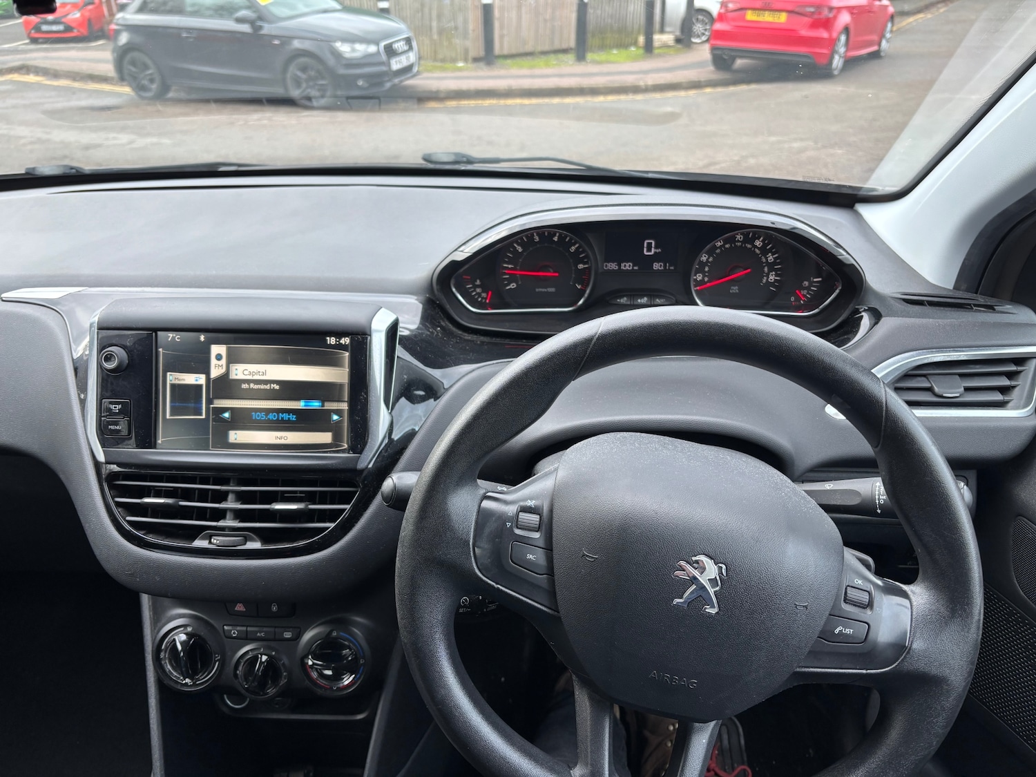 Used Peugeot 208 2013 for sale - 77420303: Photo 13