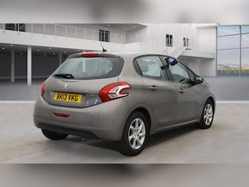 Used Peugeot 208 2013 for sale - 77420303: Photo