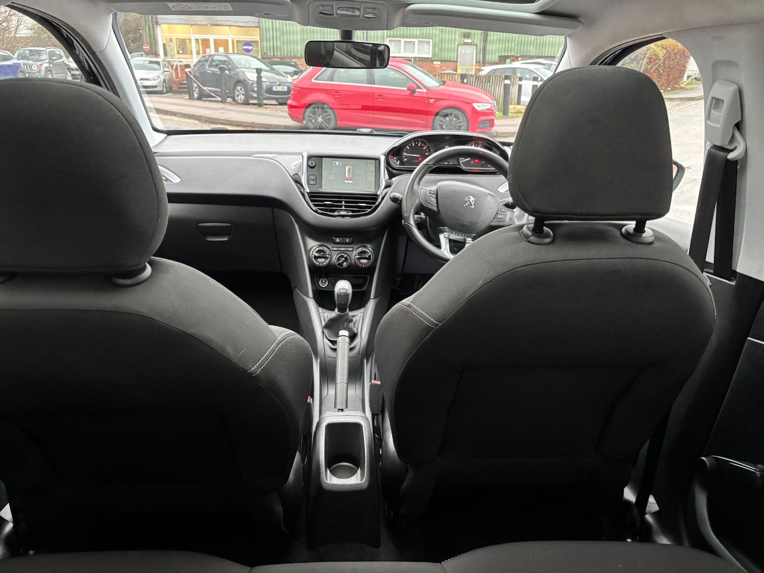 Used Peugeot 208 2015 for sale - 77420498: Photo 10